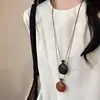 Colar de Madeira com Design de Garrafa de Vinho Estilo Minimalista Acessório Longo Corrente de Suéter Versátil Retrô para Mulheres