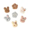 Nuevo Punto Mayorista Felpa Flor de Cinco Pétalos Cabeza de Conejo Linda Dibujos Animados Accesorios Decoración Sombreros, Zapatos y Calcetines para Niños