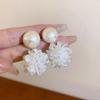 Aretes de Perlas de Flores Francesas Moda Femenina Combinación con Todo Exquisitos Aretes Distintivos Lujo Ligero Alta Gama Aretes Retro al Por Mayor
