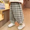 Pantalones para Niñas 2025 Nuevo Estilo Pantalones a Cuadros de Felpa de Conejo Otoño e Invierno Pantalones Largos Sueltos Forrados de Felpa Pantalones a Cuadros Retro