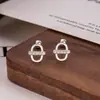 Novos Brincos Ovais Rosqueáveis com um Único Diamante, Versáteis e Únicos para Uso Diário, Deslocamento e Dormir Sem Precisar Retirá-los, Brincos Femininos