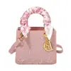 2026 Nova Moda Nicho Versátil Lenço de Seda Bolsa de Mão Bolsa Feminina Bolsa Lady Dior Resistente Bolsa de Ombro Cruzada Comércio Exterior