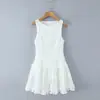 Vestido Caliente de Chica con Estilo Puro y Sexy, Hueco Bordado con Efecto Adelgazante, Falda sin Mangas con Bordes Fruncidos y Parches de Color Sólido