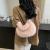 Bolsa Pequeña Suave de Peluche para Leche Otoño Nueva 2025 Bolsa Portátil para Viajes Diarios Más Fácil de Combinar Bolsa Peluda Bolso Cruzado para Mujer Generación Única