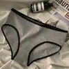 Estilo esportivo minimalista em simples calcinhas femininas de algodão puro preto e branco de cintura média estilo japonês atacado