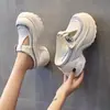 Pantuflas Casuales de Suela Gruesa y Punta Cerrada para Mujer, Nuevo Estilo Verano 2026, Versátiles para Personas Petitas, Uso en Exteriores, Sandalias de Plataforma que Aumentan la Altura