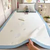 2026 Nuevo Modelo de Polietileno Jacquard Lindo Alfombrilla Fresca de Frijol para Dormitorio de Estudiante Alfombrilla Plana para Cama