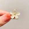 Elegante Presilha Pequena de Tubarão com Pérolas Acessório de Cabelo Meio Preso Feminino Presilha de Cabelo para Testa de Princesa Grampo de Cabelo Acessório de Cabeça