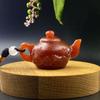 Venta al por mayor de fábrica imitación segunda generación mango de cera de abeja colgante de olla adornos pequeños juego de texto pieza de mano sala de estar productos de bienestar de drenaje