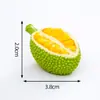 Miniaturas creativas de paisaje de medio corte de manzana y sandía, decoraciones DIY temáticas de comida, accesorios colgantes y pequeños adornos de escritorio