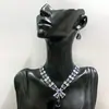 Moderna Cadena con Colgante de Lujo para Mujer, Elegante y Creativo Set de Joyería de Alta Gama con Aretes
