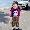 Novo Conjunto de Roupa de Outono para Meninas Manga Longa Primavera/Outono Moda Infantil Estilosa Estampa de Leopardo Gatinho KT Conjunto de Duas Peças
