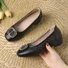 Zapatos Bajos Cómodos para Mujer para Madres, Nuevos Sandalias Perforadas Transpirables Huecas de Otoño 2026, Zapatos Planos Casuales de Piel Suave para el Trabajo