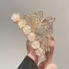 Presilha de Cabelo Feminina Grande de Tubarão com Borboleta de Strass, Pérola Rosa e Franja