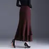 Saia midi de crochê irregular em retalhos estilo sereia para mulheres, nova coleção outono 2026, saia longa fluida e modeladora, elegante e estilosa para o trabalho
