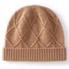 Novo chapéu de cashmere para outono e inverno, chapéu de malha jacquard com losangos tridimensionais, chapéu à prova de frio e quente, gorro casual versátil unissex
