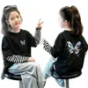 Camiseta de manga comprida para meninas, nova coleção outono 2026, estilo outono inicial, base de algodão puro, top para look de duas peças primavera e outono infantil