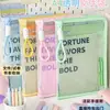 Nova Bolsa Transparente Portátil com Zíper para Arquivos Bolsa de Papelaria Desenho Animado para Estudantes Bolsa de Armazenamento de Alto Valor com Placa de Apoio Atacado