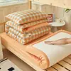 Juego de ropa de cama de tres piezas de algodón puro para estudiantes universitarios, sábana de cama 100% algodón, funda de edredón, protector de colchón, ropa de cama individual para dormitorio