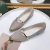 Sapatos femininos de salto baixo para comércio exterior transfronteiriço, novidades outono e inverno 2018 estilo coreano casual para estudantes, tamanho grande, slip-ons robustos de salto baixo