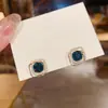 Brincos de tarraxa de cristal azul para mulheres, simples e pequenos para o verão, 2024, novos, modernos, elegantes, de alta qualidade, com haste de prata para orelha