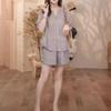 24380 Da Ai Mei Yi Yuan Verano 2026 Nuevo Conjunto Elegante de Camisa Lisa Simple y Shorts, Holgado y Adelgazante