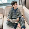 Pijama Infantil Masculino Outono/Inverno 2026 Novo Estilo Manga Longa Espessado Listrado Pulôver Conjunto para Casa Roupas de Inverno