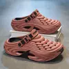 Sapatos Perfurados Fechados de Tamanho Grande para Homens, Sandálias Casuais Respiráveis para Uso Externo com Solado Grosso Fechado, Novos Sapatos de Praia Respiráveis de Verão