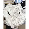 Camiseta de Manga Larga con Estampado de Lunares y Adorno de Encaje para Mujer, Estilo Coreano Dulce y Picante, Modelo Nuevo de Invierno, Estilo Puro Deseo, Top Ajustado