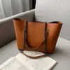 Bolso de Mano de Gran Capacidad Otoño e Invierno 2022 Bolso Tote Retro Transfronterizo Bolso de Hombro Sencillo Bolso Cruzado con Textura de Cadena
