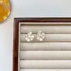 Pendientes de Pétalos Retro Franceses para Mujer Diseño de Nicho Estilo Ins Pendientes Súper de Hada Pendientes Versátiles de Flor Esmaltada para Mujer
