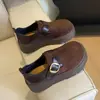 Zapatos casuales de suela gruesa para mujer, nueva colección otoño 2026, mocasines marrones, que aumentan la altura, totalmente cerrados, planos casuales, zapatos de mujer