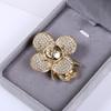 Broche de abeja retro europeo y americano, accesorio con incrustaciones de diamantes para chaqueta vaquera, decoración, alfiler de cuello occidental de alta calidad, joyería