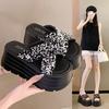 Pantuflas Gruesas Para Mujer Moda Ropa de Exterior 2025 Verano Nuevo Estilo Coreano Pequeños Hombres Sandalias Cruzadas de Lentejuelas