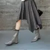 Primer Encuentro con Ji Ju: Elegantes Botines Nuevos de la Colección Otoño 2026 para Mujer, Diseño Retro de Nicho con Tacón Oculto y Punta Fina