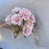 Crisantemo de Aguja de Pino de Nueve Ramas Flores Artificiales para Decoración de Bodas, Flores Falsas, Arreglos Florales Artificiales, Flores Artificiales de Seda con un Tacto de Alta Gama y Realista