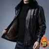 Jaqueta de couro Haining transfronteiriça para homens, novo estilo outono e inverno 2026, estilo pai, forrada com fleece, jaqueta espessa de pele de carneiro