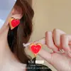 Pendientes Vintage de Segunda Mano Aguja de Plata Plisado Corazón Rojo Pendientes de Metal Pendientes Personalizados Retro Fabricante Venta al por Mayor