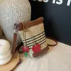 Bolso de Paja Tejida de Parche de Moda de Nicho para Mujer 2025 Nuevo Verano Bloqueo de Color Versátil Bolso Cruzado Tejido de Cubo