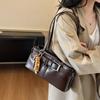 Bolso de Mano de Hebilla de Cinturón Retro de Gama Alta para Mujer 2025 Nuevo Bolso de Hombro Único Estilo Motociclista Bolso Baguette Versátil