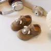 Pantufas fechadas estilo Birkenstock com estampa de cachorrinho fofo para mulheres, confortáveis, com sola grossa, para uso externo no outono, tamanco estudante Birkenstock