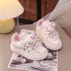 Zapatos de niña Kuromi 2026 primavera y otoño nuevos versátiles zapatillas deportivas infantiles con suelas blandas para niñas pequeñas y estudiantes