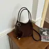 Bolsa de Ombro/Axila Estilo Balde Transfronteiriço Japonês e Coreano Exquisita Outono 2026 Nova Versátil Grande Capacidade Nicho para o Dia a Dia