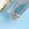 Moda Europeia e Americana Pudim de Creme Exquisito Pequeno Padrão de Onda de Diamante Anel de Zircônia para Mulheres, Empilhável Simples Versátil Design de Nicho