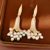 Pendientes Vintage de Aguja Plateada con Diamantes y Perlas, Lujo Ligero y Sensación de Alta Gama, Pendientes Exquisitos de Nicho para Mujer