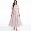 Ropa de Mujer de Comercio Exterior Toma Real: Vestido de Encaje Francés Estilo Suave de Manga Corta con Cuello Alto de Pie de un Solo Botón Ceñido a la Cintura Adelgazante de Línea A