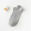 Novas Meias Invisíveis Masculinas Primavera e Verão 2020 Todas as Ocasiões Absorventes de Suor Meias Casuais Silicone Antiderrapante Meias de Cano Baixo