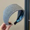 Faixa de Cabeça Branca de Tricô Suave Estilo Coreano 2025 Nova Faixa de Cabelo Versátil para Uso Diário Faixa de Cabeça Alta