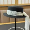 Chapéu de Palha Elegante Estilo Francês com Renda e Pérolas para Primavera e Verão Feminino, Chapéu de Sol de Praia com Aba Larga e Topo Plano