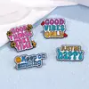 Broches Personalizados de la Serie del Alfabeto Inglés, Insignias de Frases en Inglés Coloridas y Geniales, Accesorios para Ropa de Estudiantes